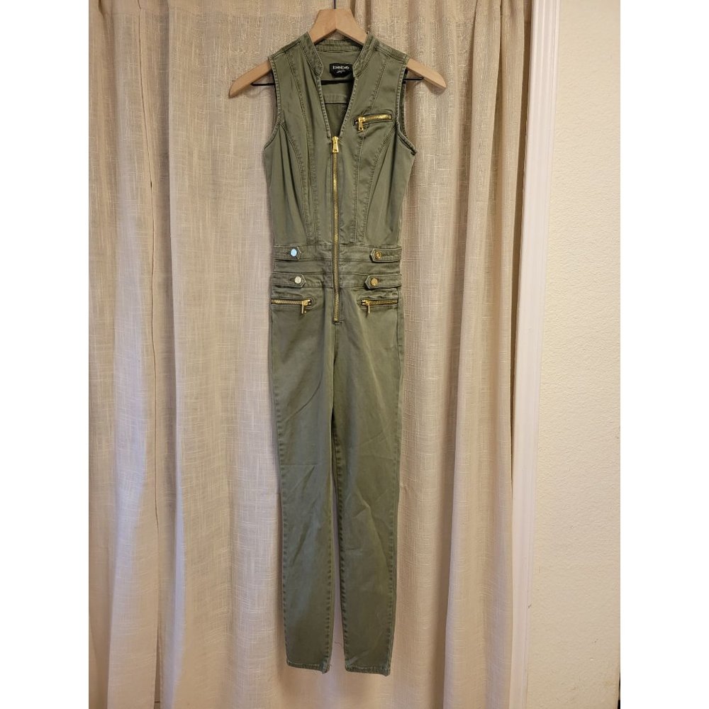 ✨ Bebe Olive Green Sleeveless Jumpsuit with Gold Hardware ✨